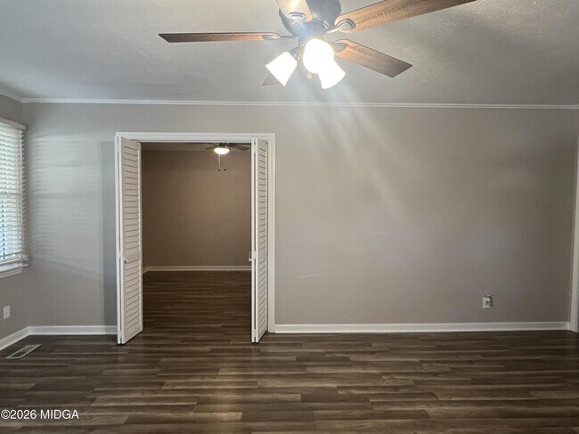 Building Photo - 1943 Northbrook Ave