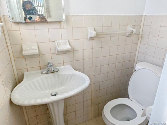 Building Photo - 58-27-58208 208th St