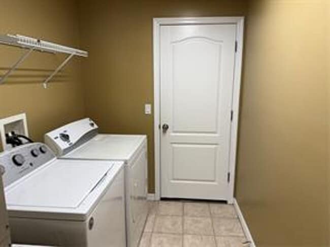 Building Photo - College Park - Clermont