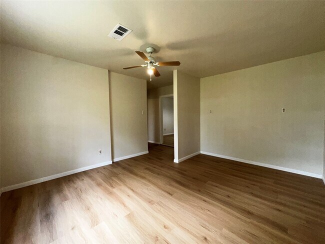 Building Photo - 6023 Belarbor St