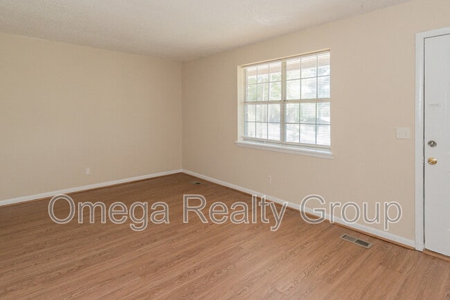 Building Photo - 213 Ashley Dr