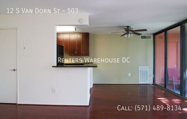 Building Photo - Light-filled 1Bd/1Bth in West End Condos i...