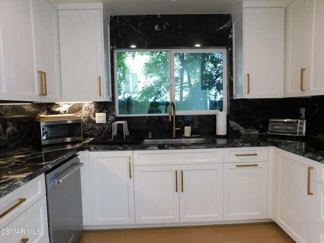 Building Photo - 30024 Quail Run Dr