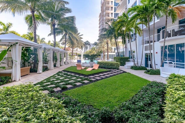 Building Photo - 2821 N Ocean Blvd