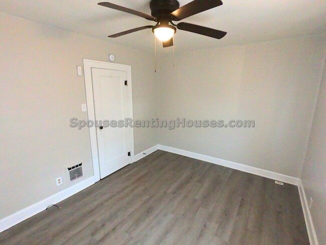 Building Photo - 1304 N Linwood Ave