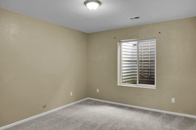 Building Photo - $2,700 - 4 Bed, 3.5 Bath Home in CO Spring...