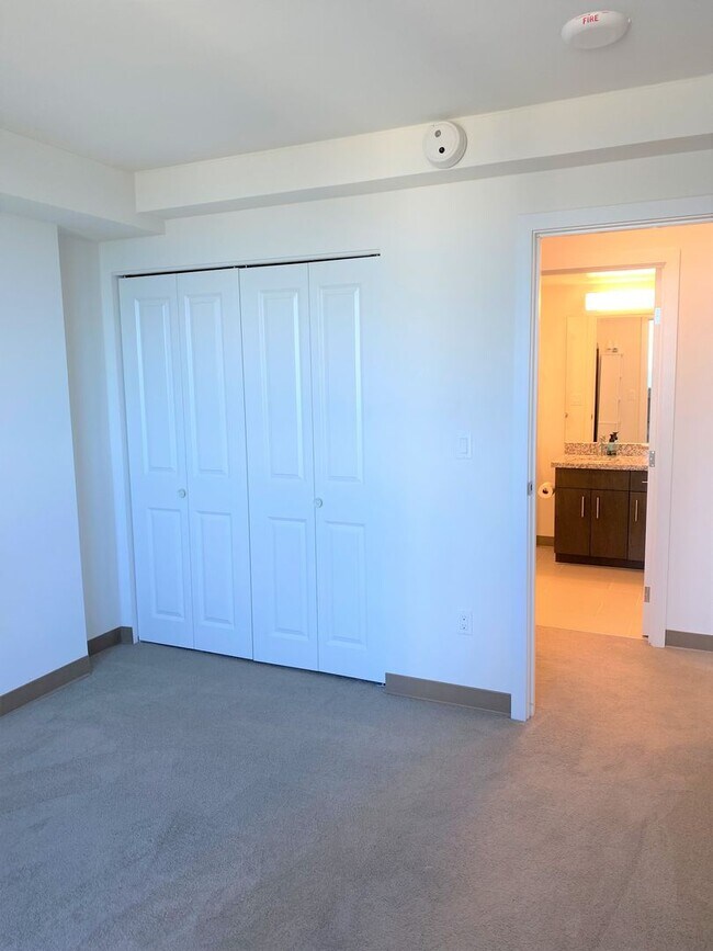 Building Photo - Ke Kilohana - Move in ready 1/1/1