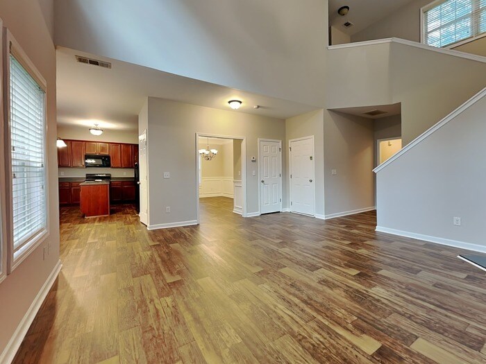 Building Photo - 2551 Freemont St