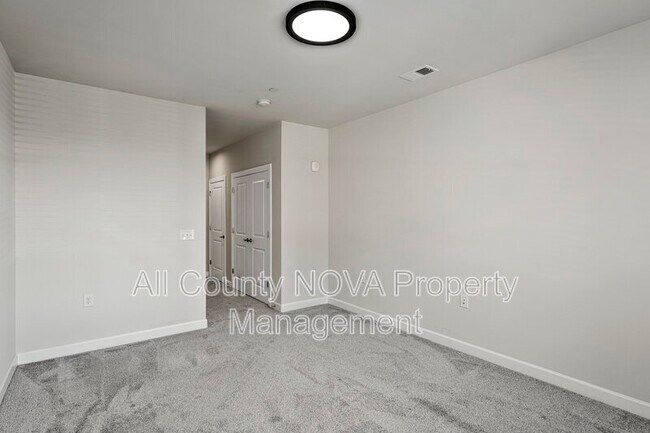 Building Photo - 3927 Fair Ridge Dr