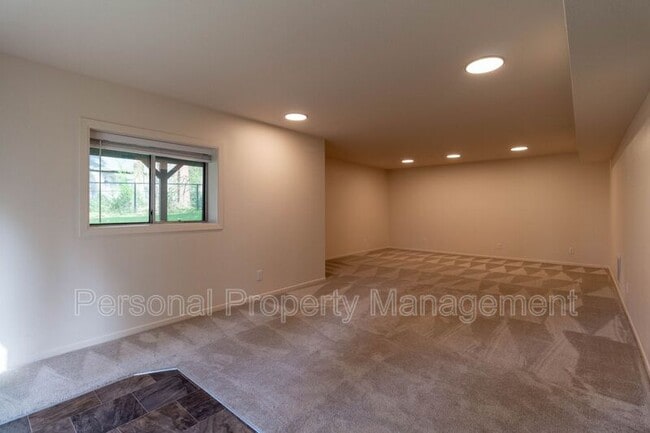 Building Photo - 11623 SE Evergreen Hwy