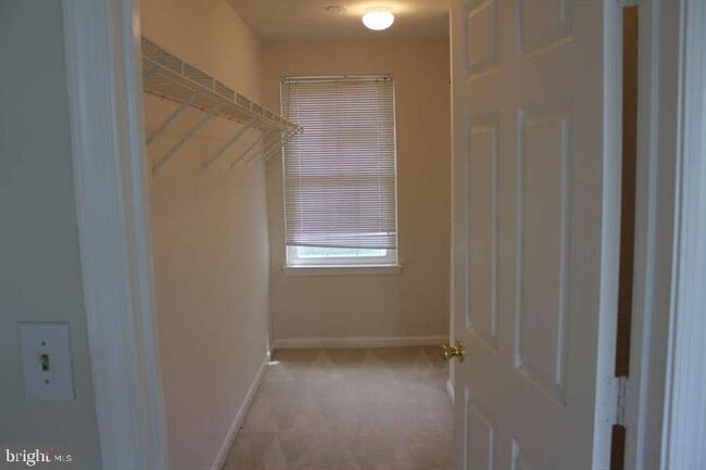 Building Photo - 12858 Fair Briar Ln