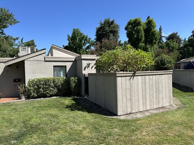 Building Photo - 6734 Cumberland Pl