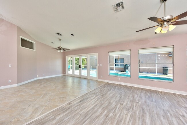 Building Photo - Berkshire lakes - Pool home