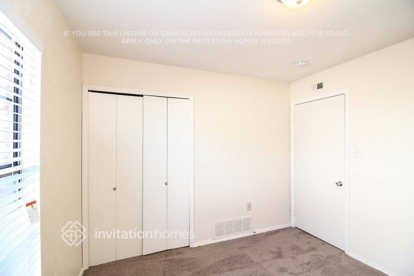 Building Photo - 421 Kingsbridge Dr