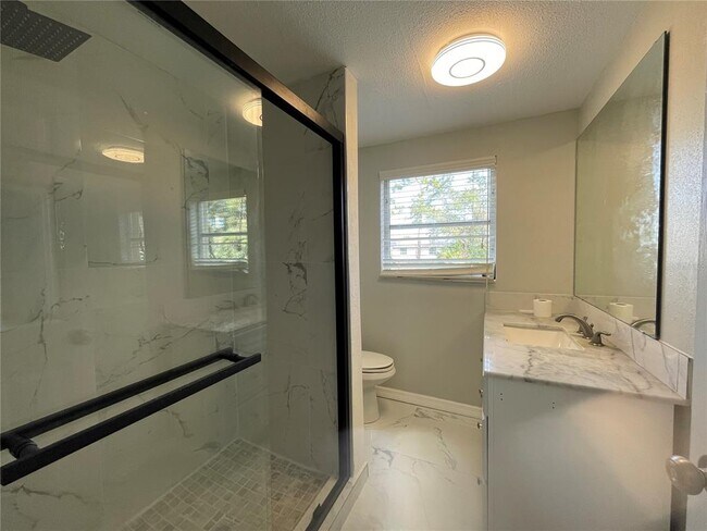 Building Photo - 1657 N Chickasaw Trail