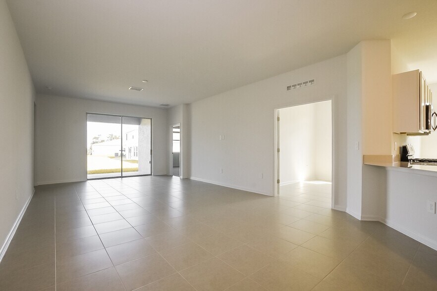 Building Photo - 7656 Gemstone St