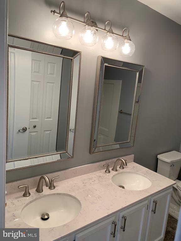 Building Photo - 809 Willings Way