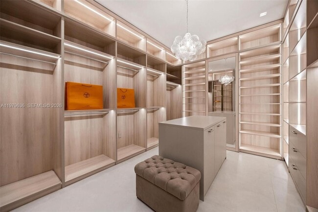 Building Photo - 723 NE 77th St