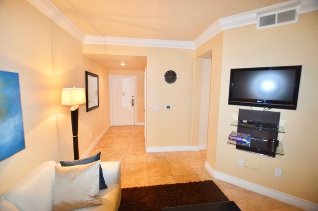 Building Photo - Meridian Luxury 1 Bed/1Bath Condo in Resor...