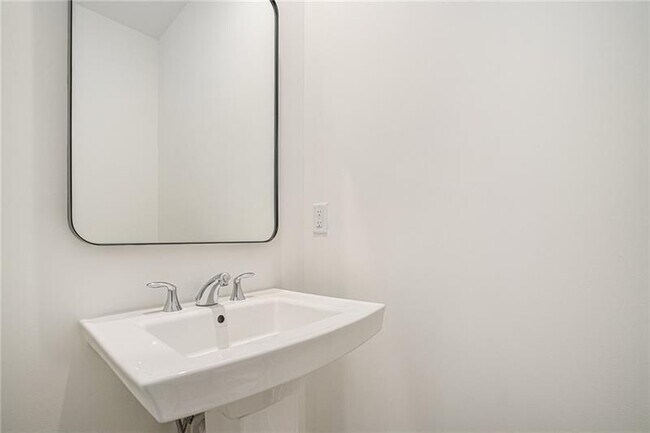 Building Photo - 1825 Gotham Ln NE