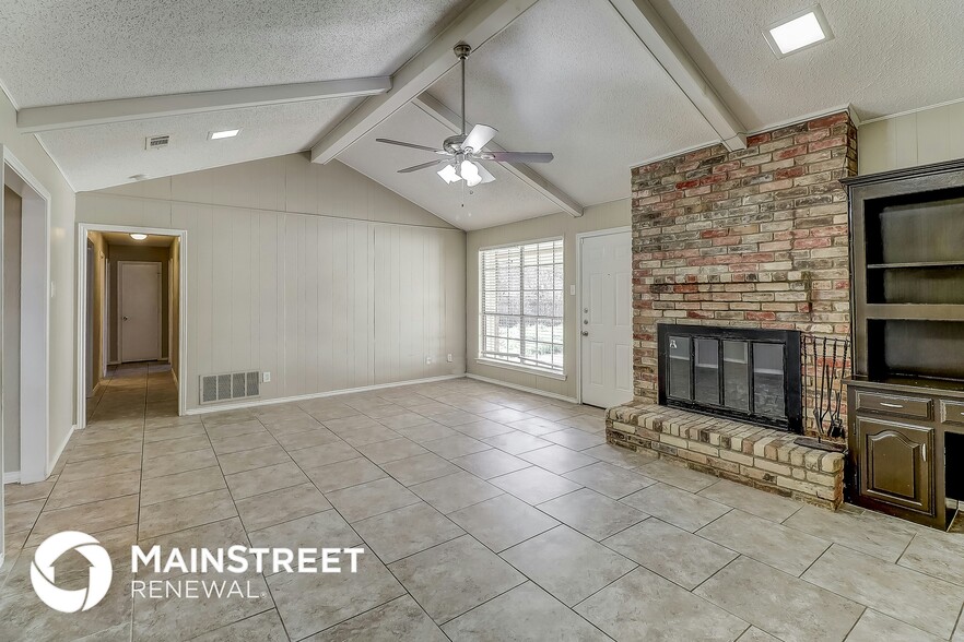 Building Photo - 1004 Birchwood Ln