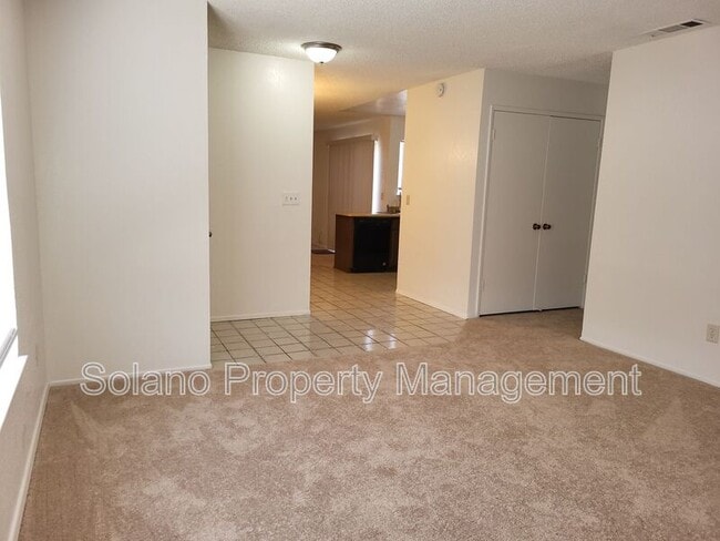 Building Photo - 1801 Rhine Ct