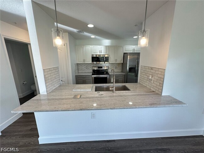 Building Photo - 9419 Ivy Brook Run