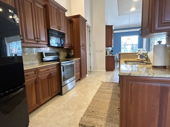 Kitchen - 43 Tropicana Dr