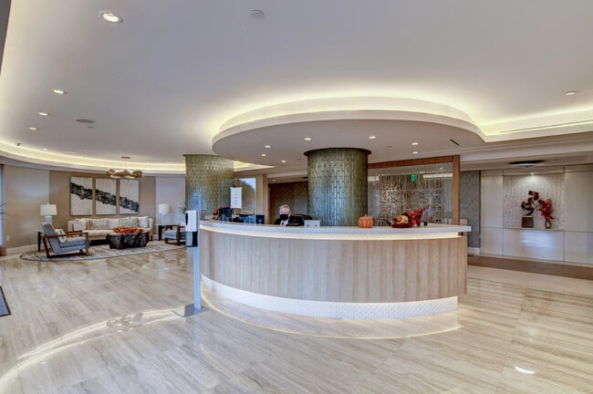 Building Photo - 250 S Ocean Blvd