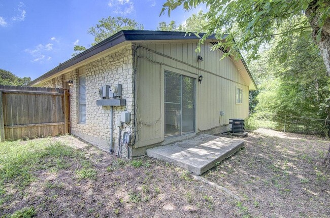 Building Photo - 805 Sirocco Dr