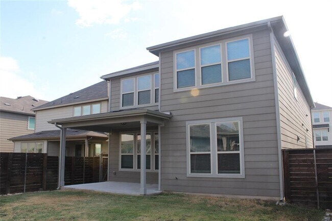 Building Photo - 13902 Ilex Dr
