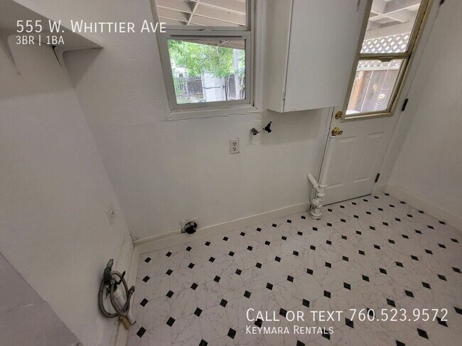 Building Photo - 555 W Whittier Ave