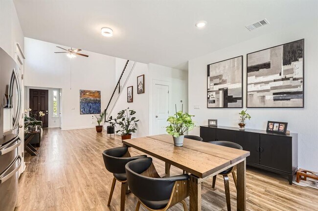 Building Photo - 1324 Salt Lick Dr