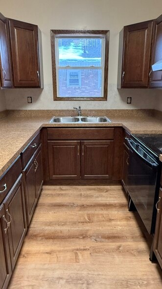 Kitchen - 1494 Front St