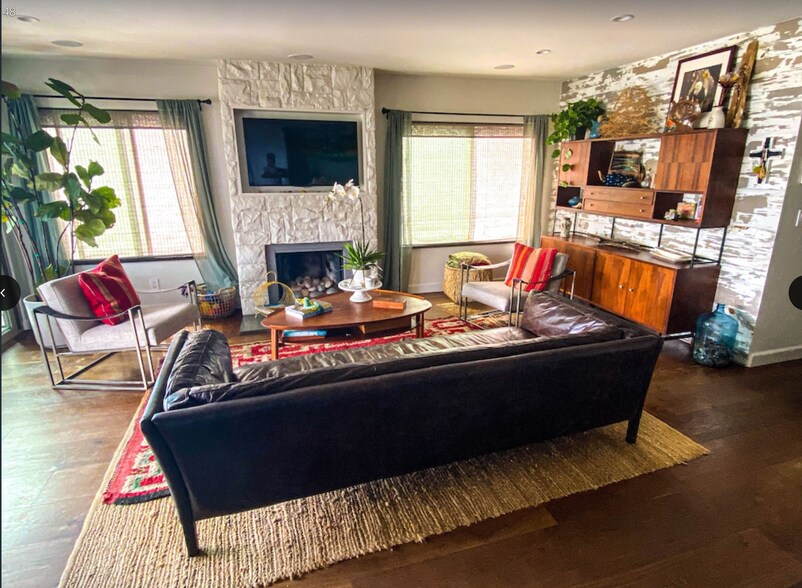 Building Photo - 221 24th St