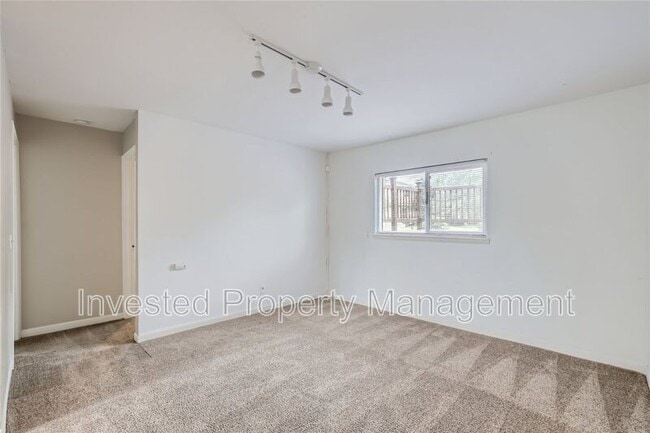 Building Photo - 5012 S Field Ct