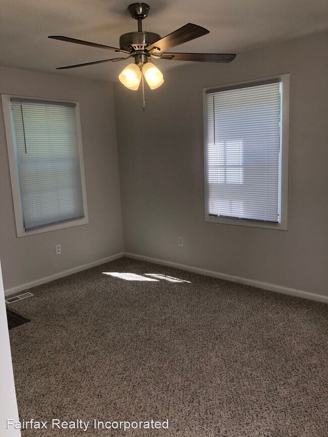 Building Photo - 3 br, 2 bath House - 510 E Nelson Ave