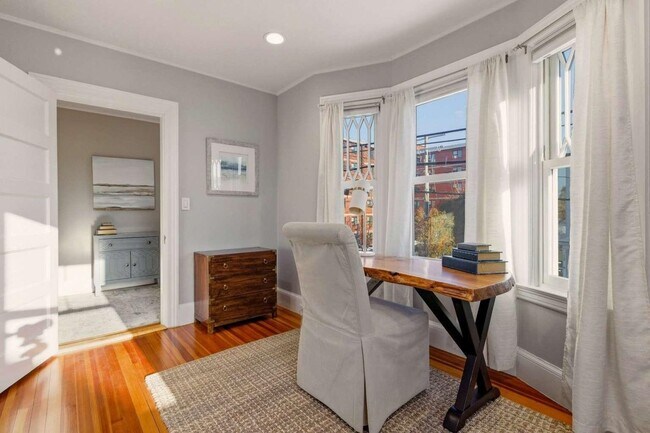 Building Photo - 115 Court St