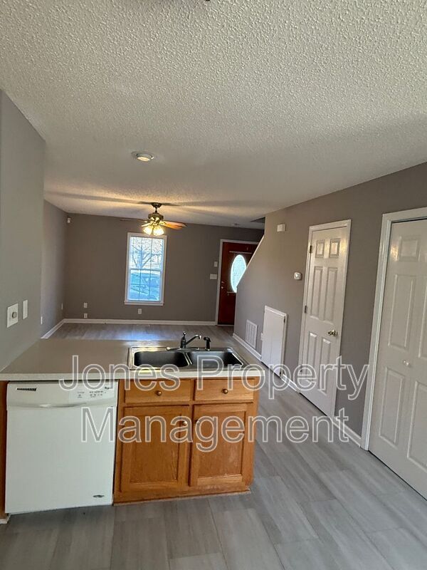 Building Photo - 805 Grove St