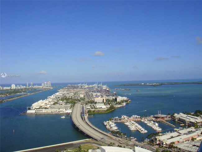 Building Photo - 888 Biscayne Blvd