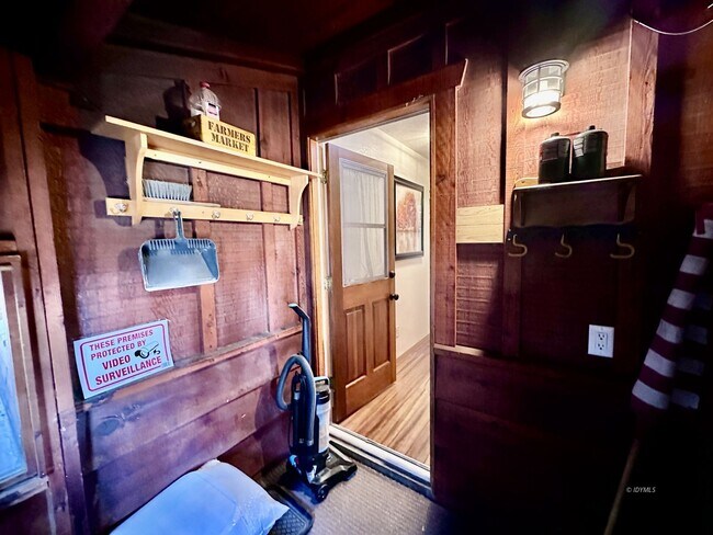Building Photo - 2 Bedroom Home for Rent