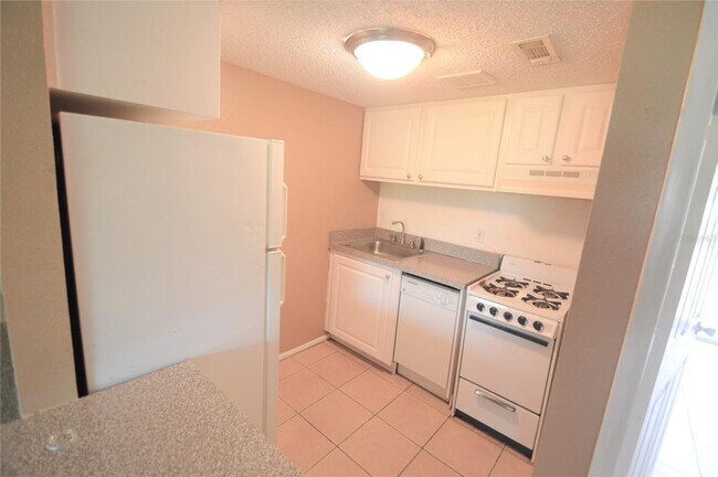 Building Photo - 122 Water Front Way