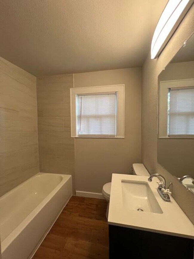 Building Photo - 3717 N 26th St