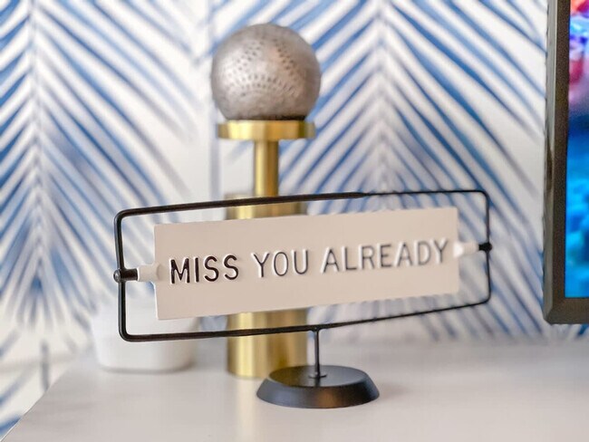 Building Photo - 3256 NE 1st Ave