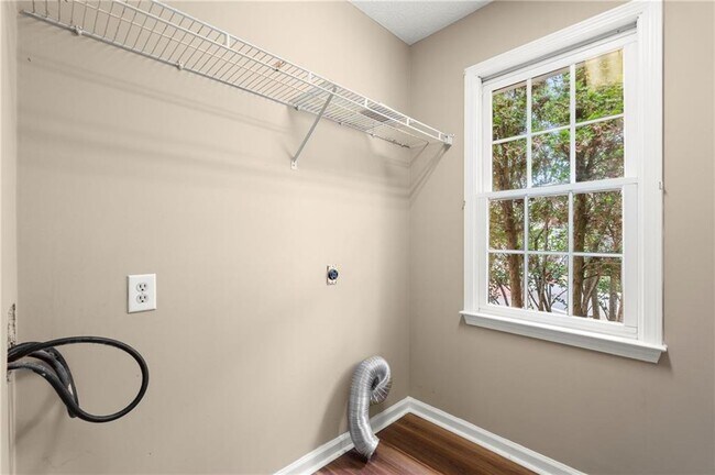 Building Photo - 16 Valleyside Dr