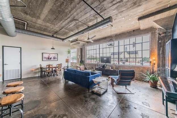 Building Photo - 120 Saint Louis-1402