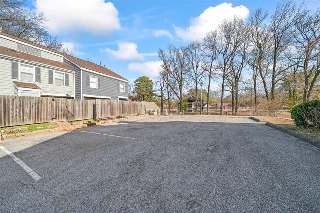 Building Photo - 3368 Coachouse Cove