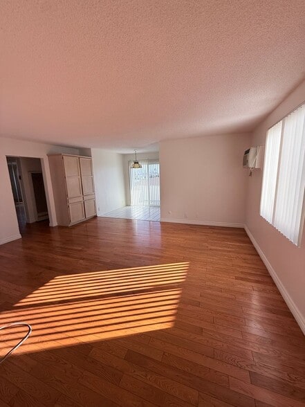 Building Photo - 4432 Franklin Ave