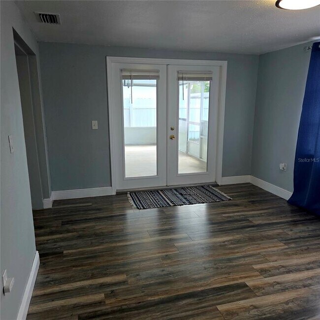 Building Photo - 5232 Sparrow Dr