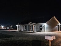 Building Photo - 100 Cook St